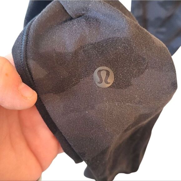 Lululemon Women's Dark Camo Ultrasoft Joggers Size 4 - Picture 5 of 5